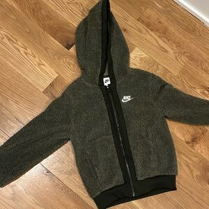 Nike zip up hoodie/jacket. Boys size small.